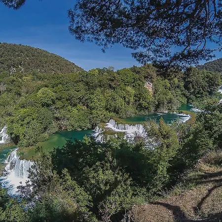 Amazing In With Jacuzzi 度假居 *