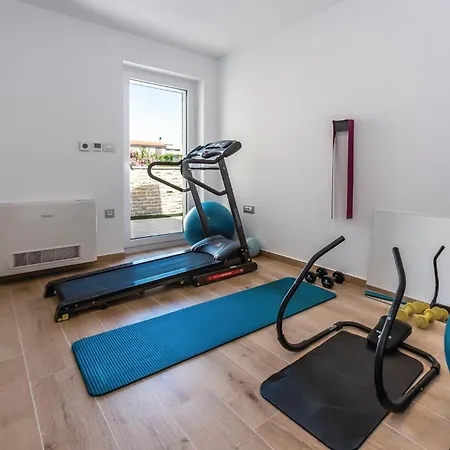 度假居 Amazing In With Jacuzzi 皮罗瓦茨