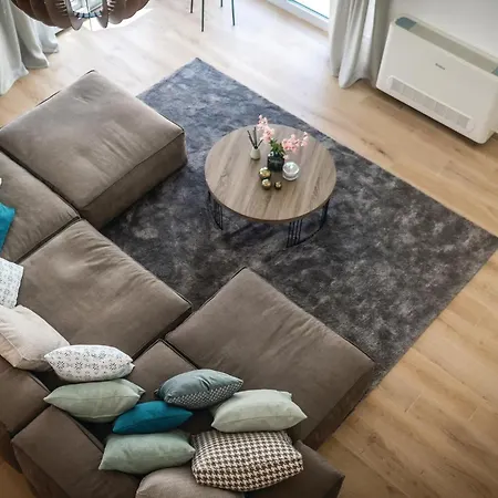 Amazing In With Jacuzzi *