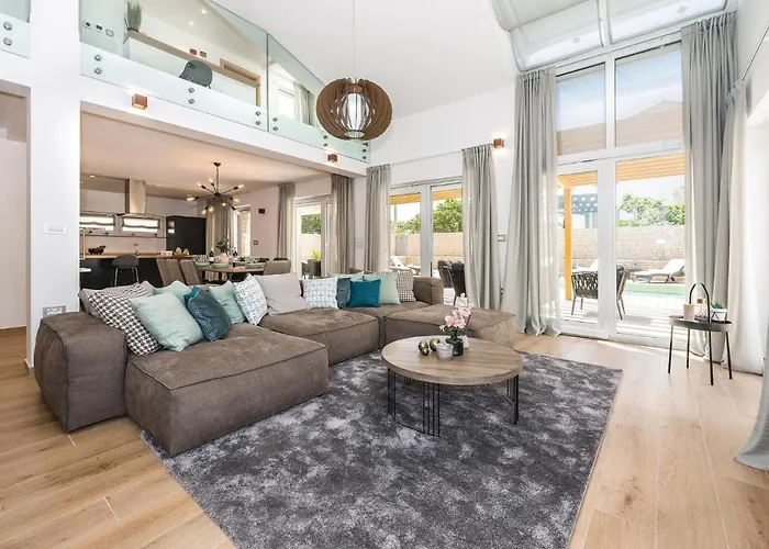 Amazing In With Jacuzzi * Pirovac