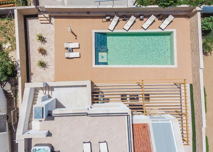 Amazing In With Jacuzzi Pirovac