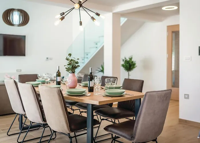 Amazing In With Jacuzzi