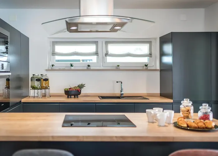 Сasa de vacaciones Amazing In With Jacuzzi