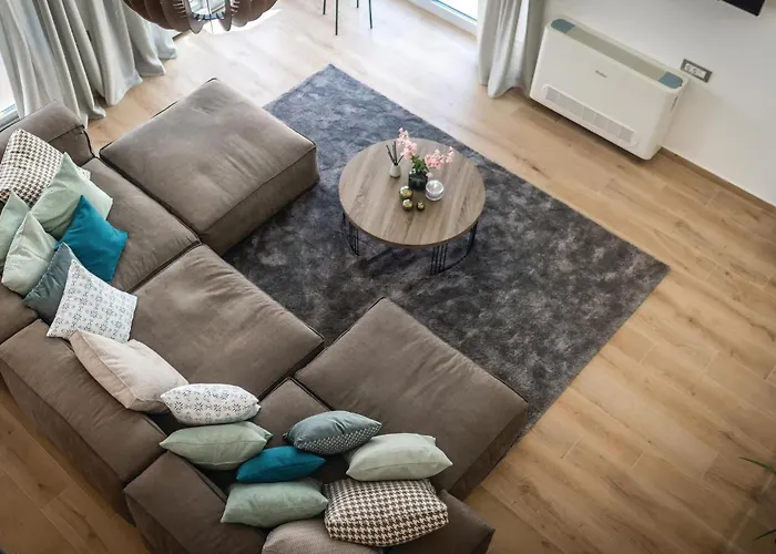 Amazing In With Jacuzzi *