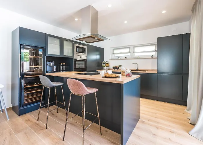 Amazing In With Jacuzzi Сasa de vacaciones *